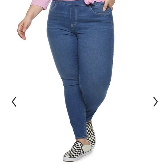 EVRI Denim - NEW w/out tags EVRI MIDRISE JEGGINGS  size 24W